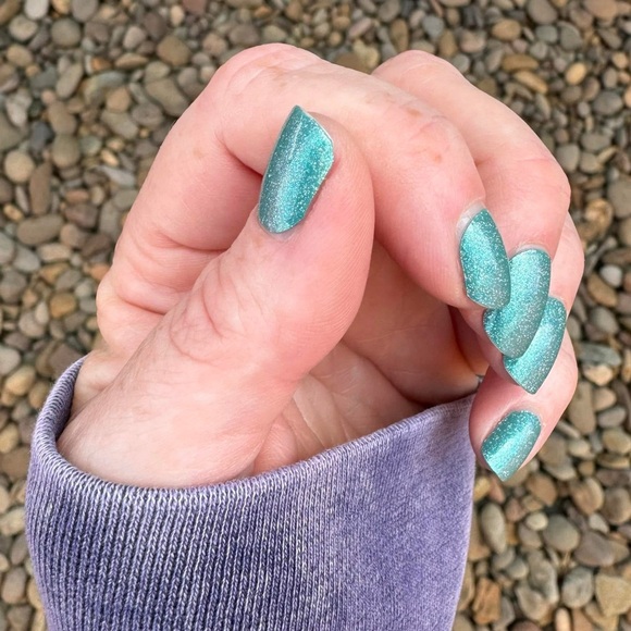 Color Street Timeless Turquoise-Glittery Teal Nail Strips - Picture 2 of 9